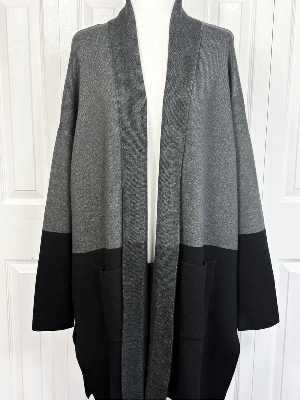 NWT Liz Claiborne Gray & Black Colorblock Thick Knit Open Front Cardigan XL